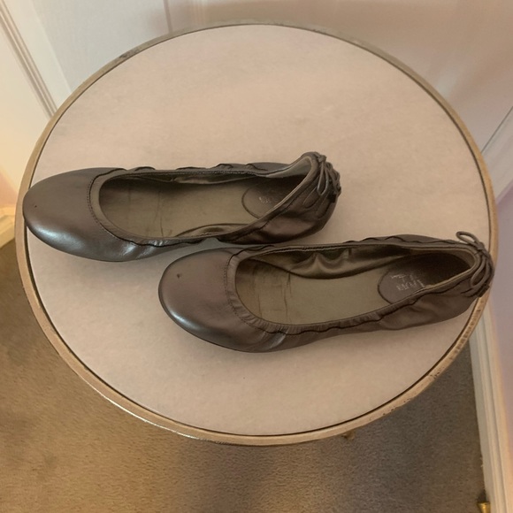 Cole Haan Ballet Flats, Maria Sharapova Nike Air, Pewter EUC Size 8B - Picture 2 of 7